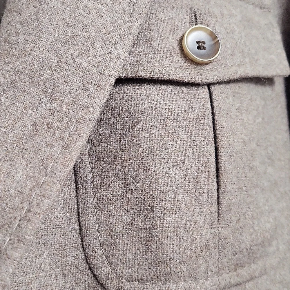 BOSS Hugo Boss Beige Wool Blend Harvis‎ Jacket. Size 42L